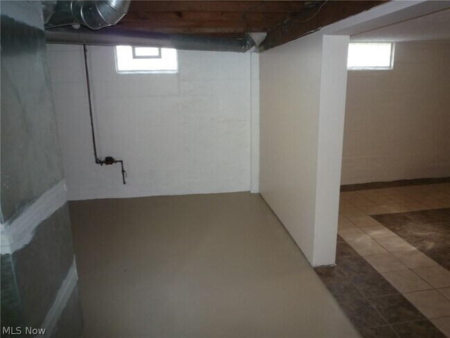 Building Photo - 2827 Norwood St