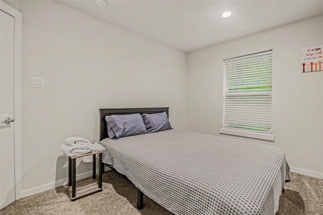 Building Photo - 3013 Wilmington St