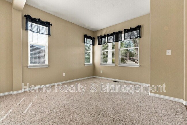 Building Photo - 12236 Kalispell St