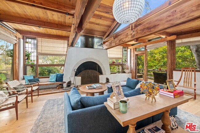 Primary Photo - 516 Latimer Rd