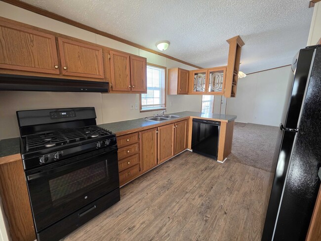 Building Photo - 4421 Beechwood St