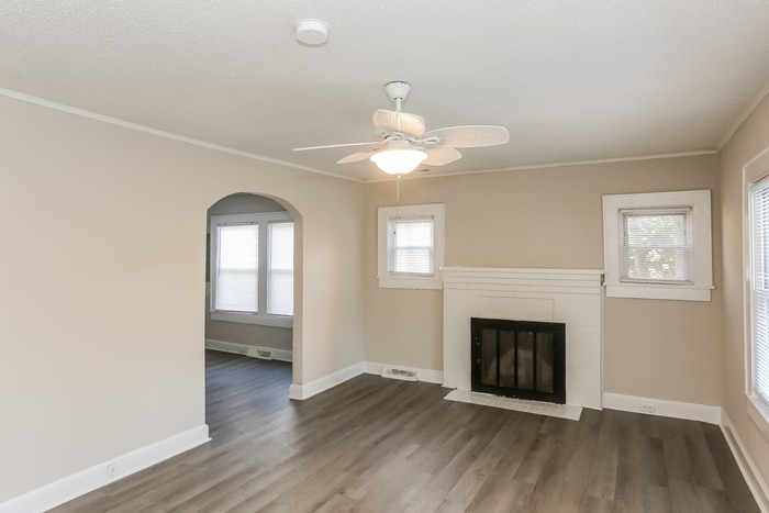 Building Photo - 523 Engleside St