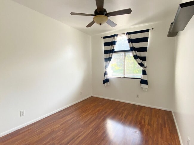 Building Photo - Spectacular 4 bd. 3 bath home in prime Dis...