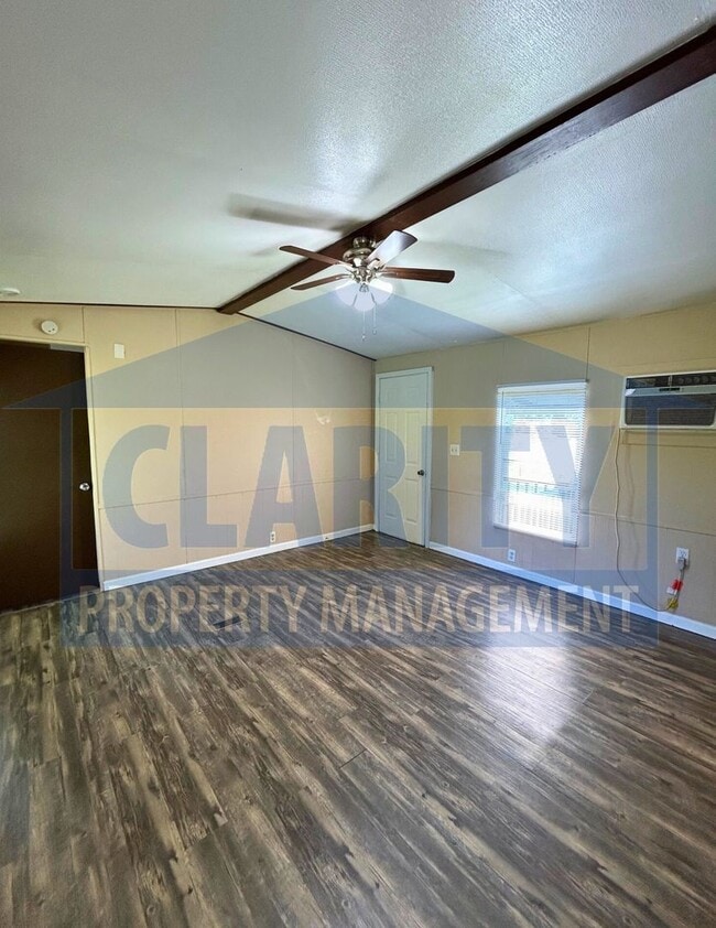 Building Photo - Cozy, two bedroom home!