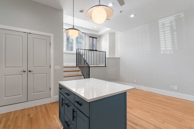 Building Photo - 771 Tremont St