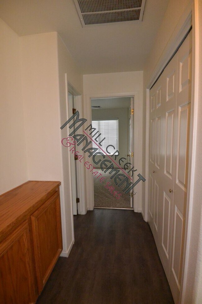 Building Photo - 5404 W Dorothea Ave