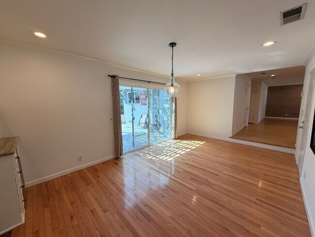 Building Photo - 362 Penn Way