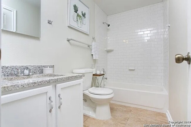 Building Photo - 13130 Regency Bend