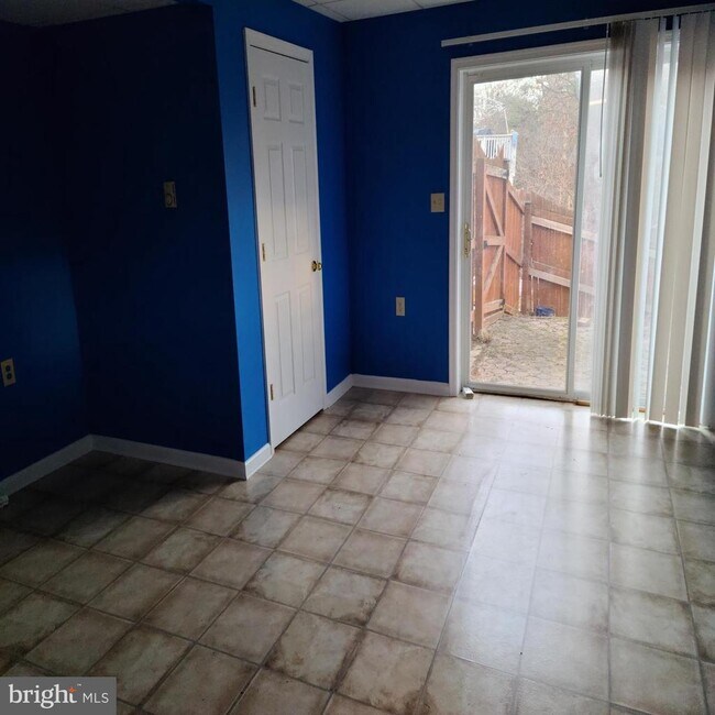 Building Photo - 135 Hill Valley Dr