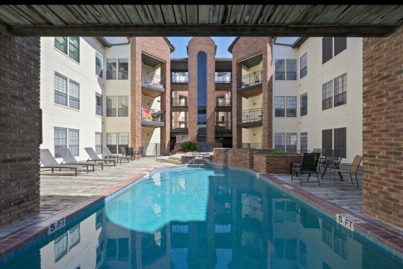 Building Photo - 3001 Cedar St