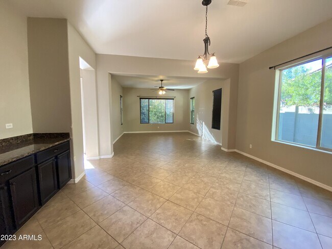 Building Photo - 20841 W Eastview Way