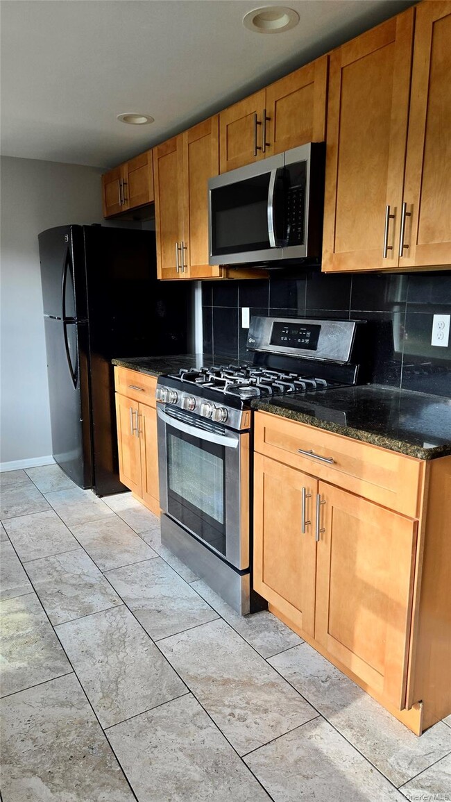 Building Photo - 190 W Pulaski Rd