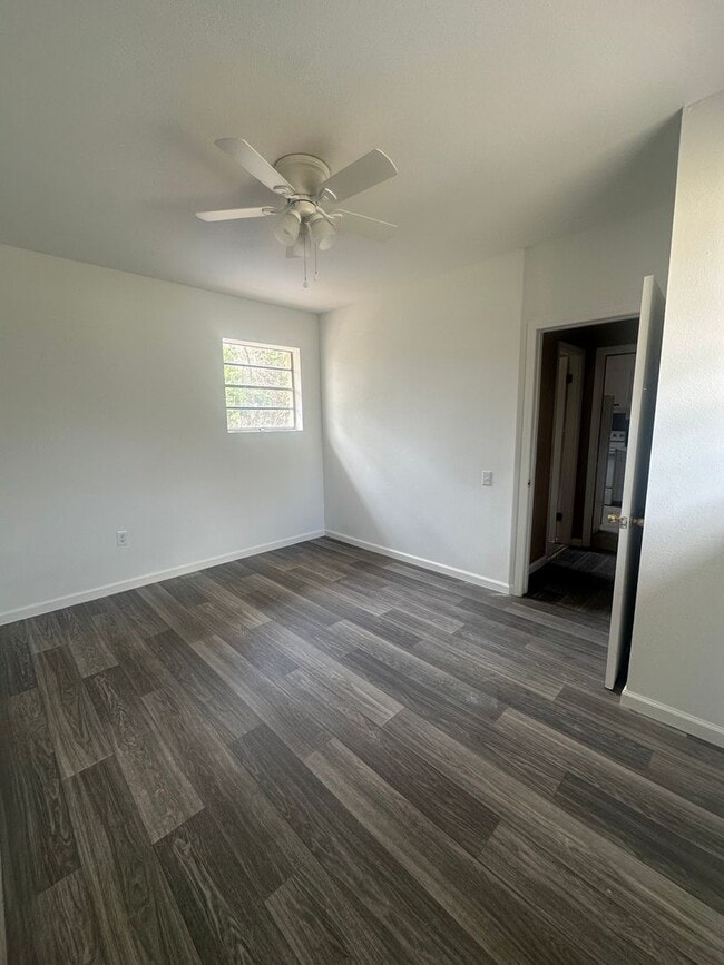 Building Photo - 1 Bed/1 Bath House