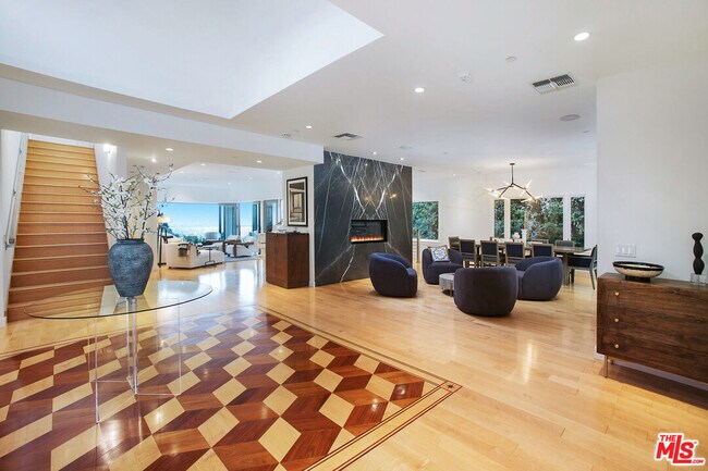Building Photo - 1655 N Crescent Heights Blvd