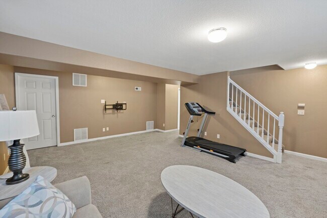 Building Photo - 7356 Coral Ridge Dr