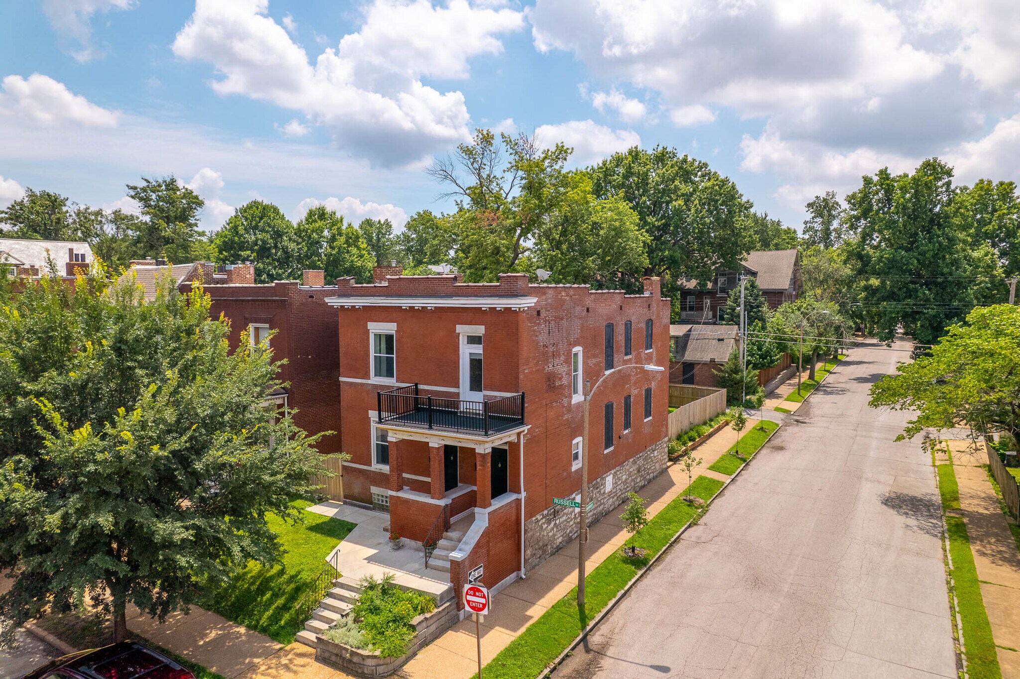 Building Photo - 3972 Russell Blvd