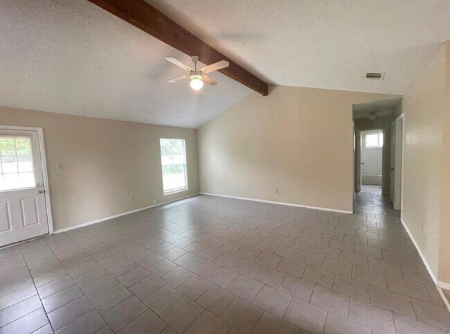 Building Photo - 509 Riverwood Dr