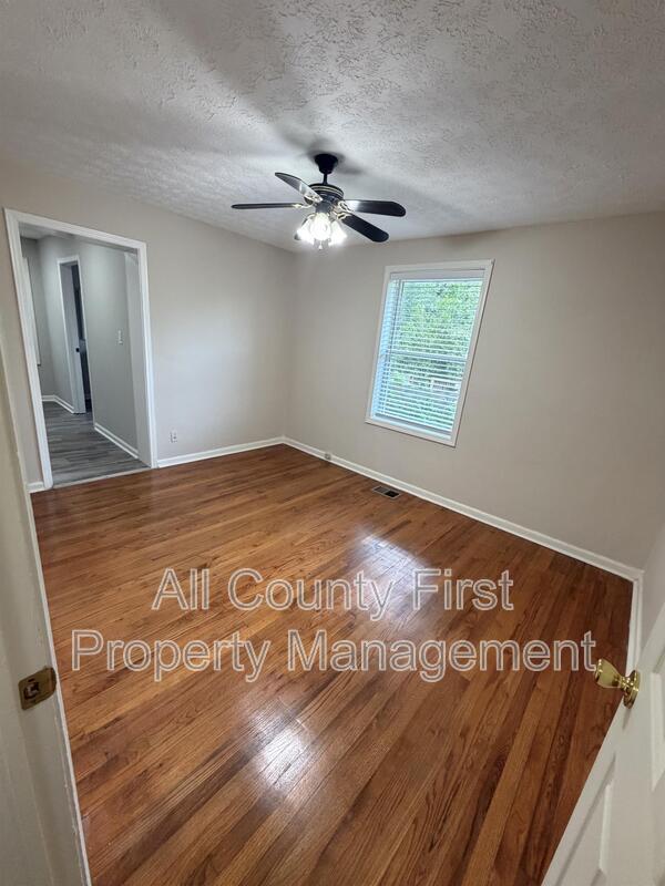 Building Photo - 2101 Holly Hill Dr