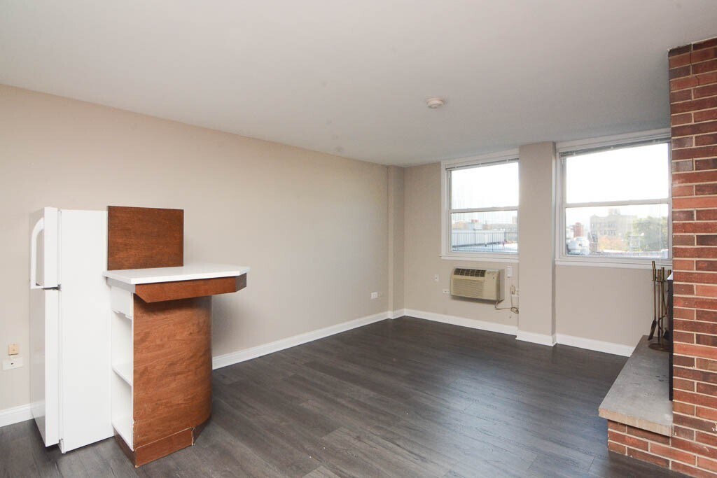 Building Photo - 2012 N Orleans St