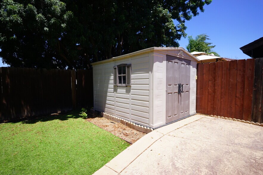 Building Photo - 11236 Nalco Street