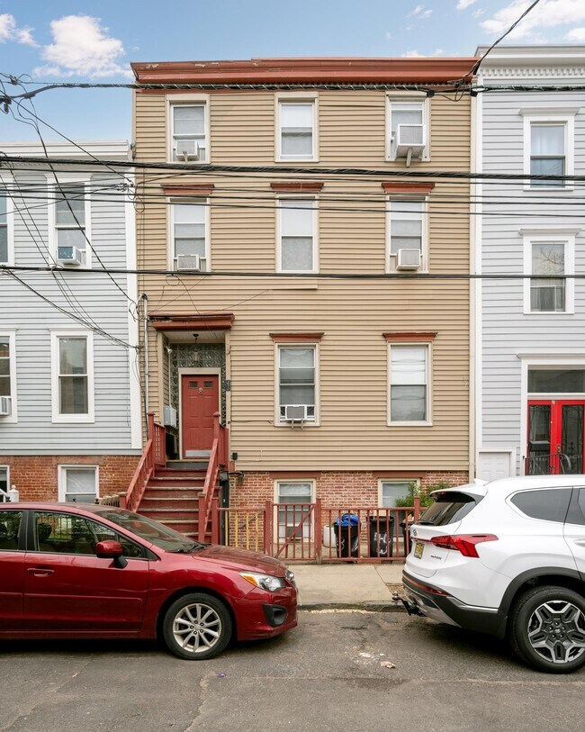 Building Photo - 46 Wayne St