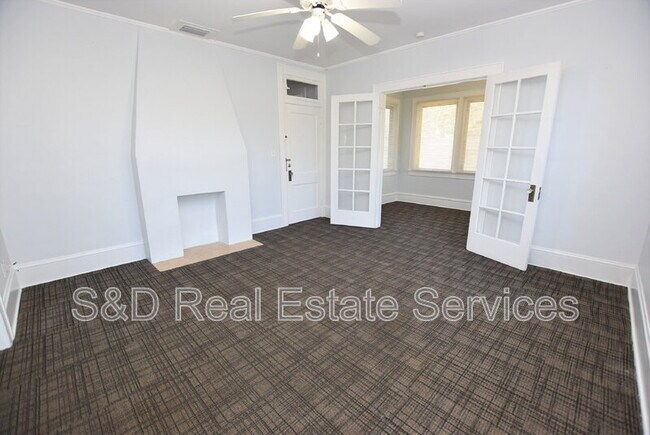 Building Photo - 211 E Park St