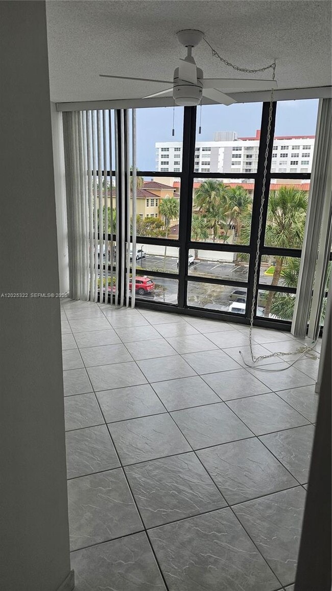 Building Photo - 2017 S Ocean Dr