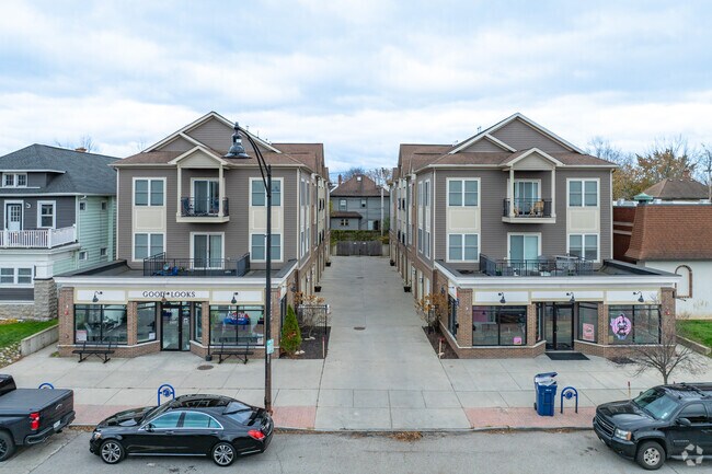 Building Photo - Lofts @ 1685