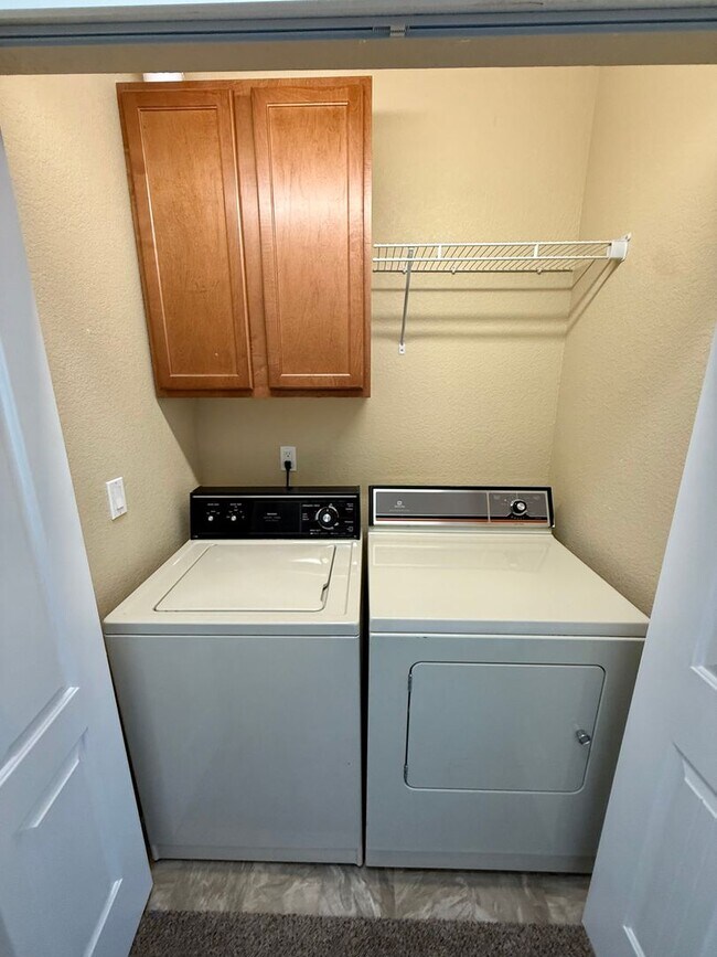 Building Photo - Fantastic 2 Bedroom, 2 Bath Ground Level Condo With Detached Garage in Loveland, Colorado