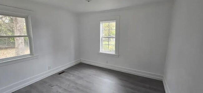 Building Photo - Cute home in South East Springfield