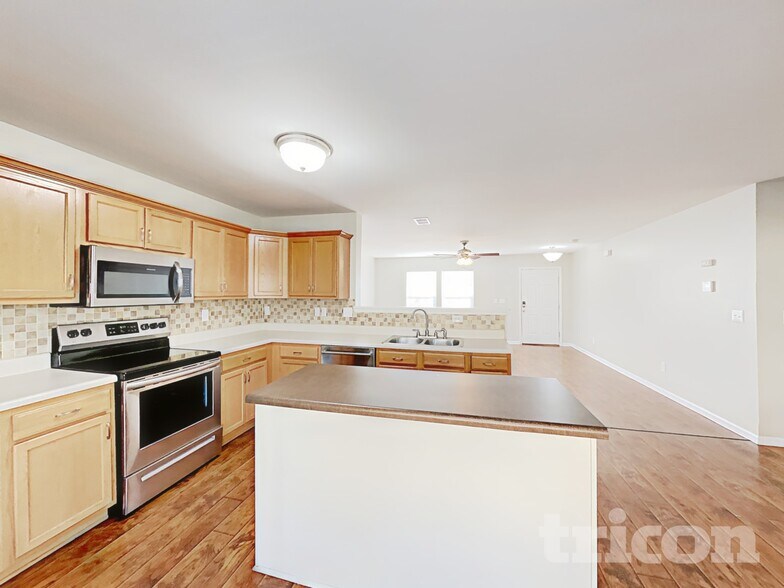 Building Photo - 501 Sawtooth Oak Drive