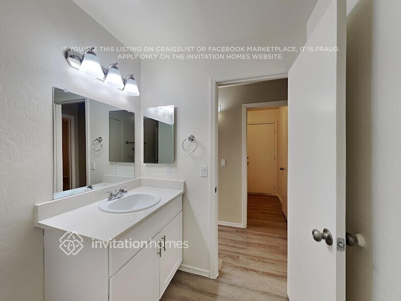 Building Photo - 13383 W Watson Ln