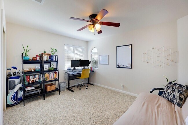 Building Photo - 1301 Sunny Meadows Loop