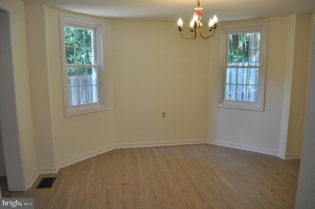 Building Photo - 4302 Locust Ln