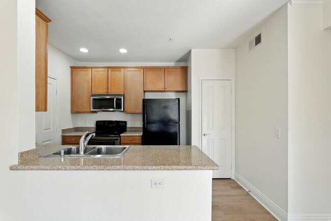 Building Photo - 22681 Oakgrove, 225
