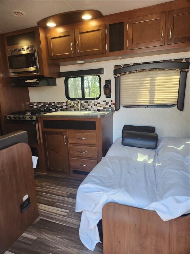 Building Photo - 315 Fairplay Rd