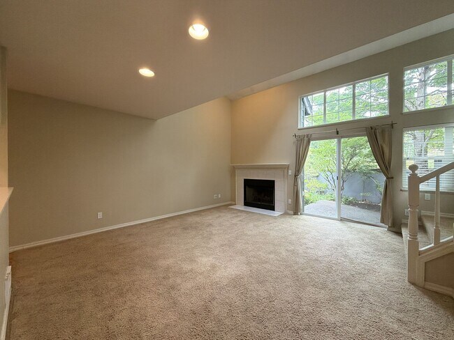 Building Photo - 9605 NW Miller Hill Dr