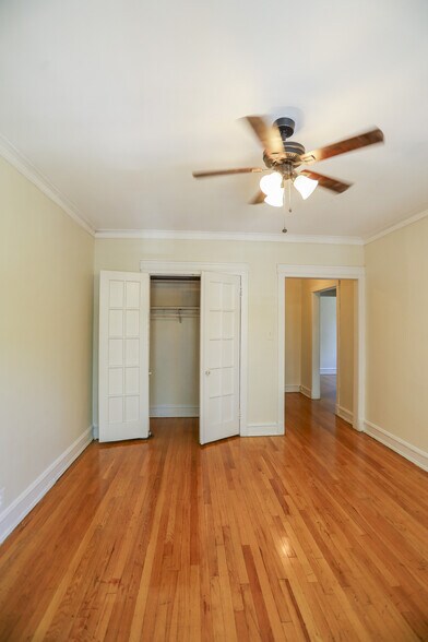 Building Photo - 1361 W Greenleaf Ave