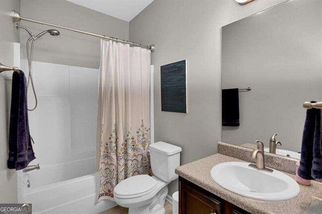 Building Photo - 307 Lakeside Ln