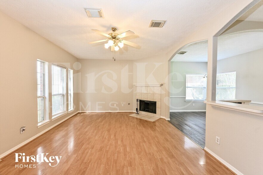 Building Photo - 2803 Spring Dusk Ln