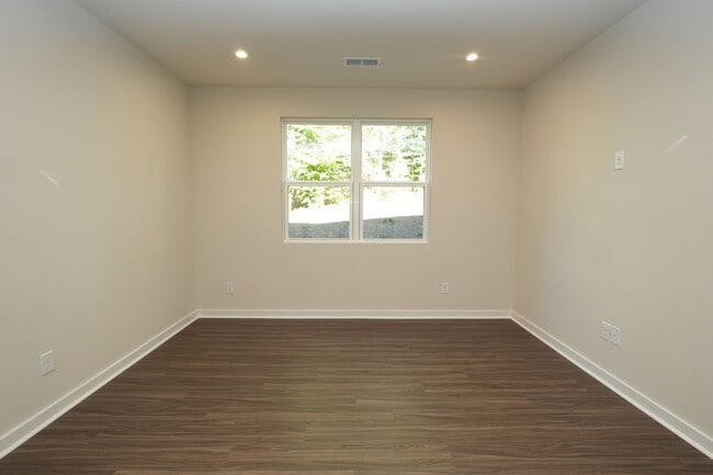 Building Photo - Coming Soon! 3 BR/3BA | New Toll Brothers Townhome | 1-Car Garage Parking | In Charlotte!