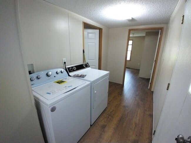 Building Photo - 1290 Claude Kelly Rd