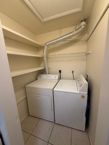 Building Photo - 516 Polaris Loop