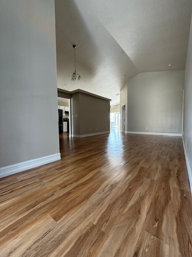 Building Photo - 322 Halstead Dr