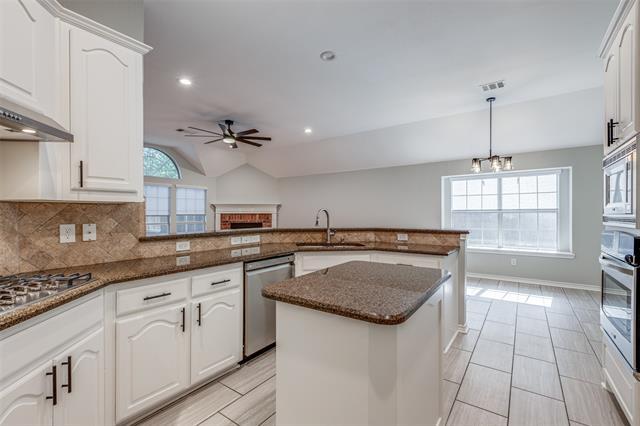 Building Photo - 3003 Quail Hollow