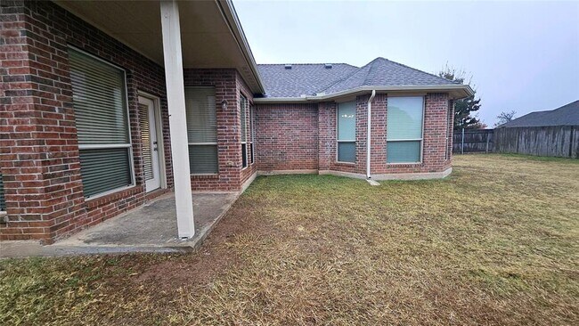 Building Photo - 1824 Woody Ln