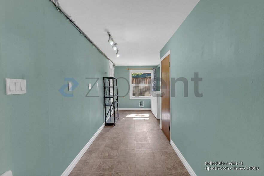 Building Photo - 11970 SW 95th Ave