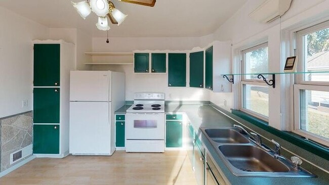 Building Photo - 311 N 12th St