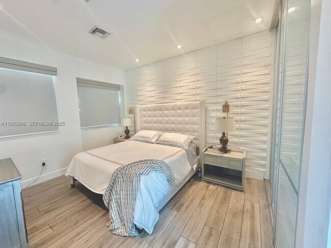 Building Photo - 1150 98th St