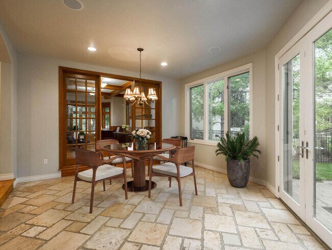 Building Photo - 9 Foxtail Cir